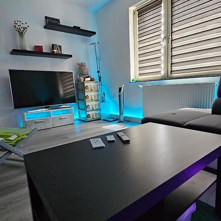 Zimmer In Bilk-Zentrum Duesseldorf Buitenkant foto
