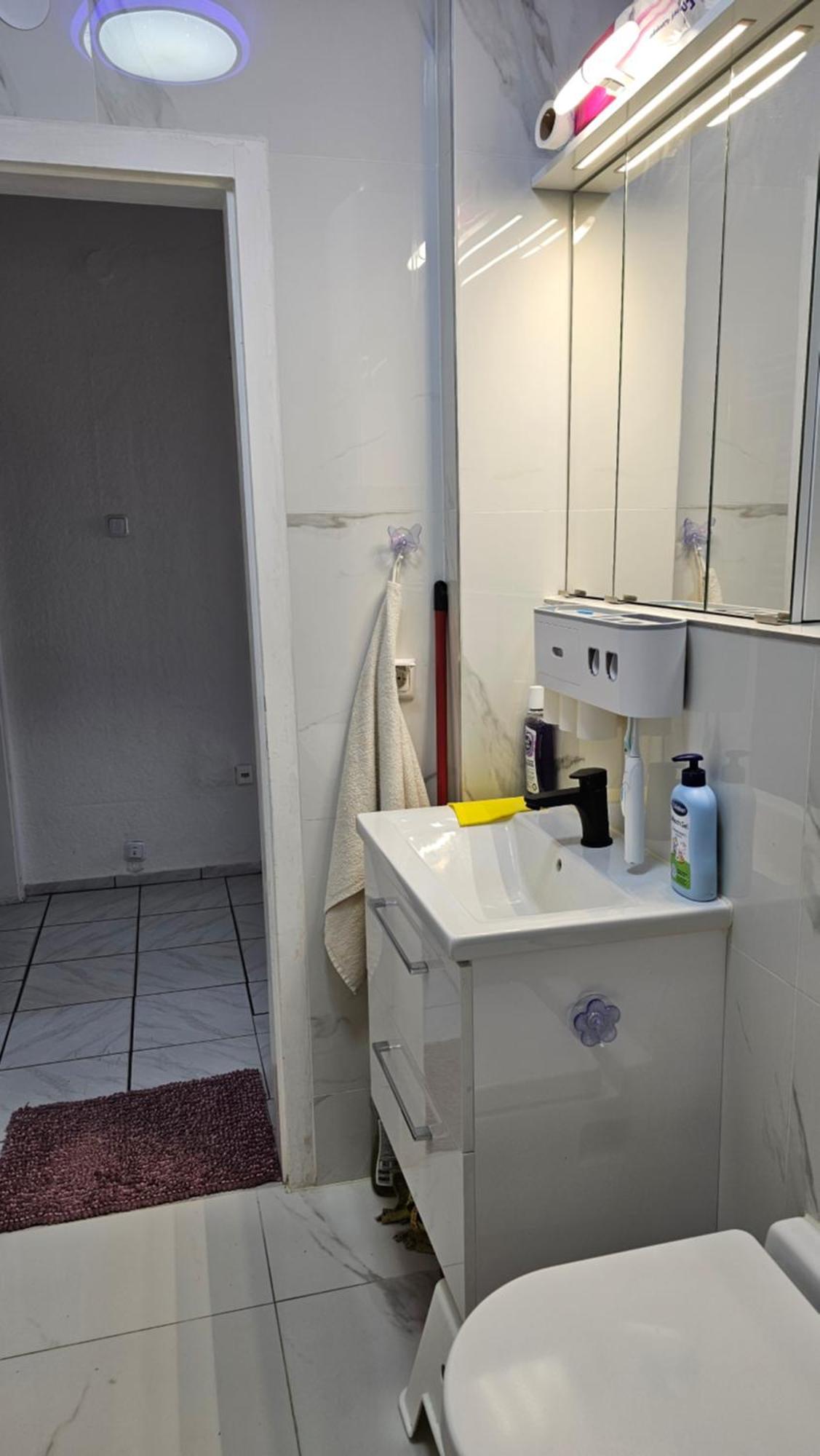Zimmer In Bilk-Zentrum Duesseldorf Buitenkant foto